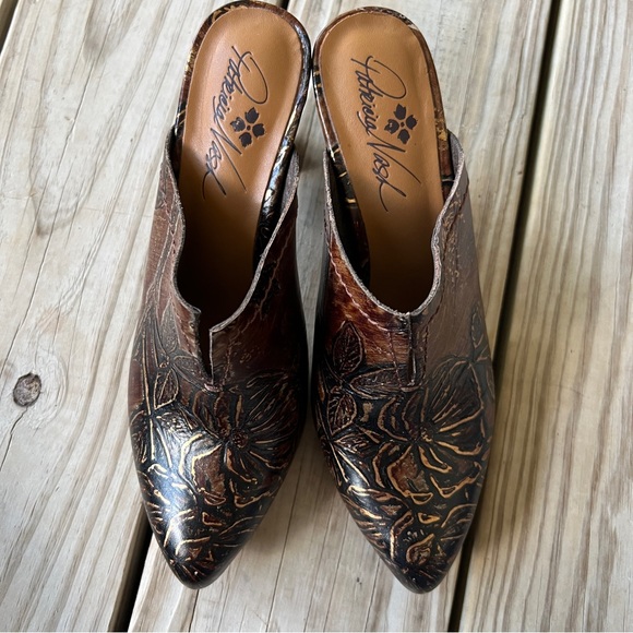 Patricia Nash Ruffina tooled leather mules brown bronze gold heels 6.5 - Picture 11 of 11